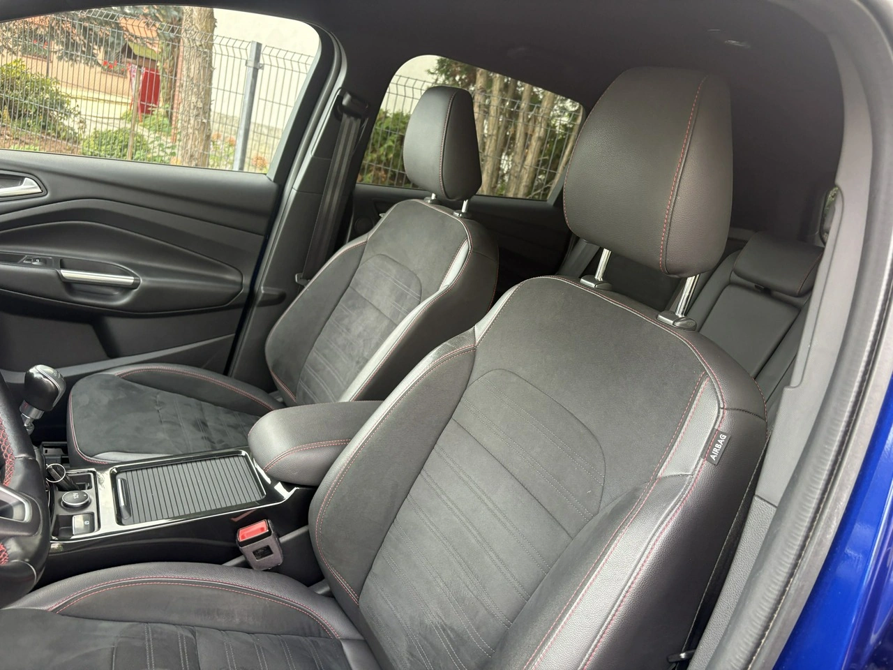 Ford Kuga - Zdjęcie 27