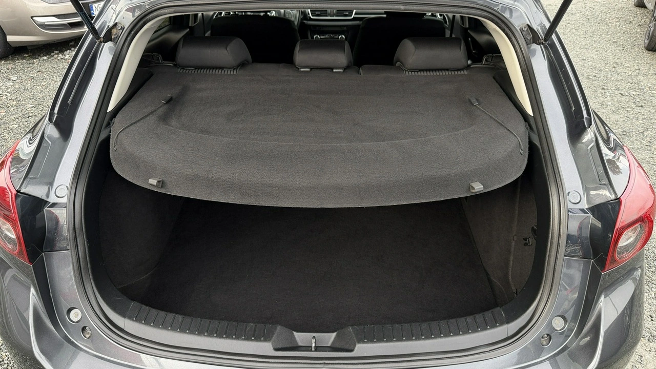 Mazda 3 - Zdjęcie 8