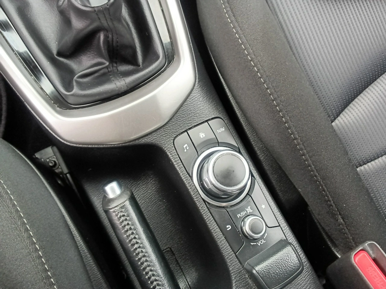 Mazda CX-3 - Zdjęcie 17