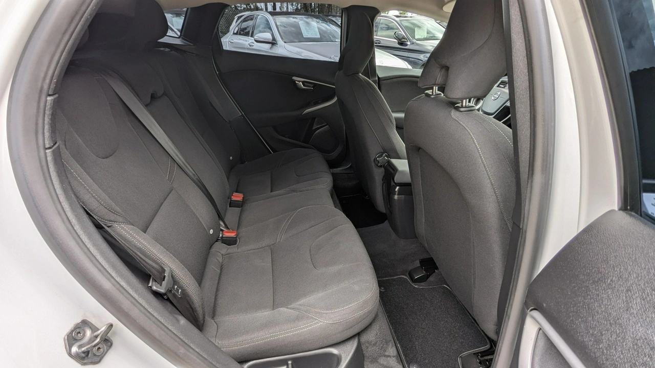 Volvo V40 - Zdjęcie 17