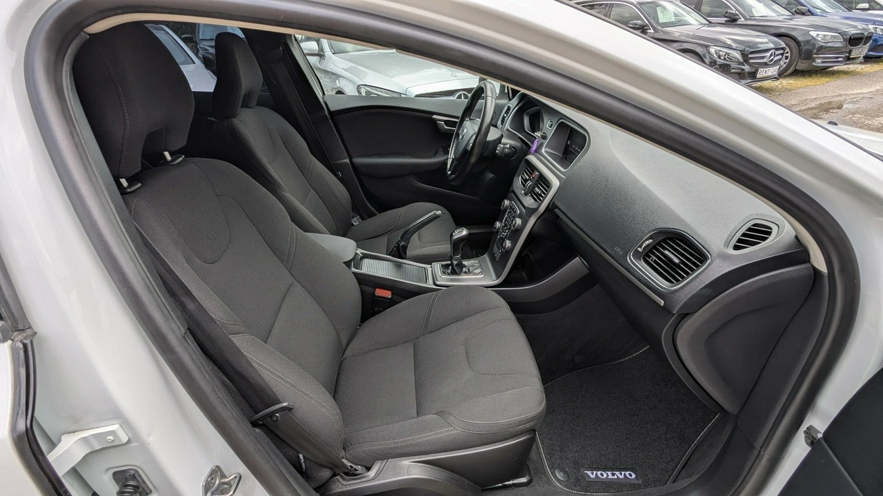 Volvo V40 - Zdjęcie 18