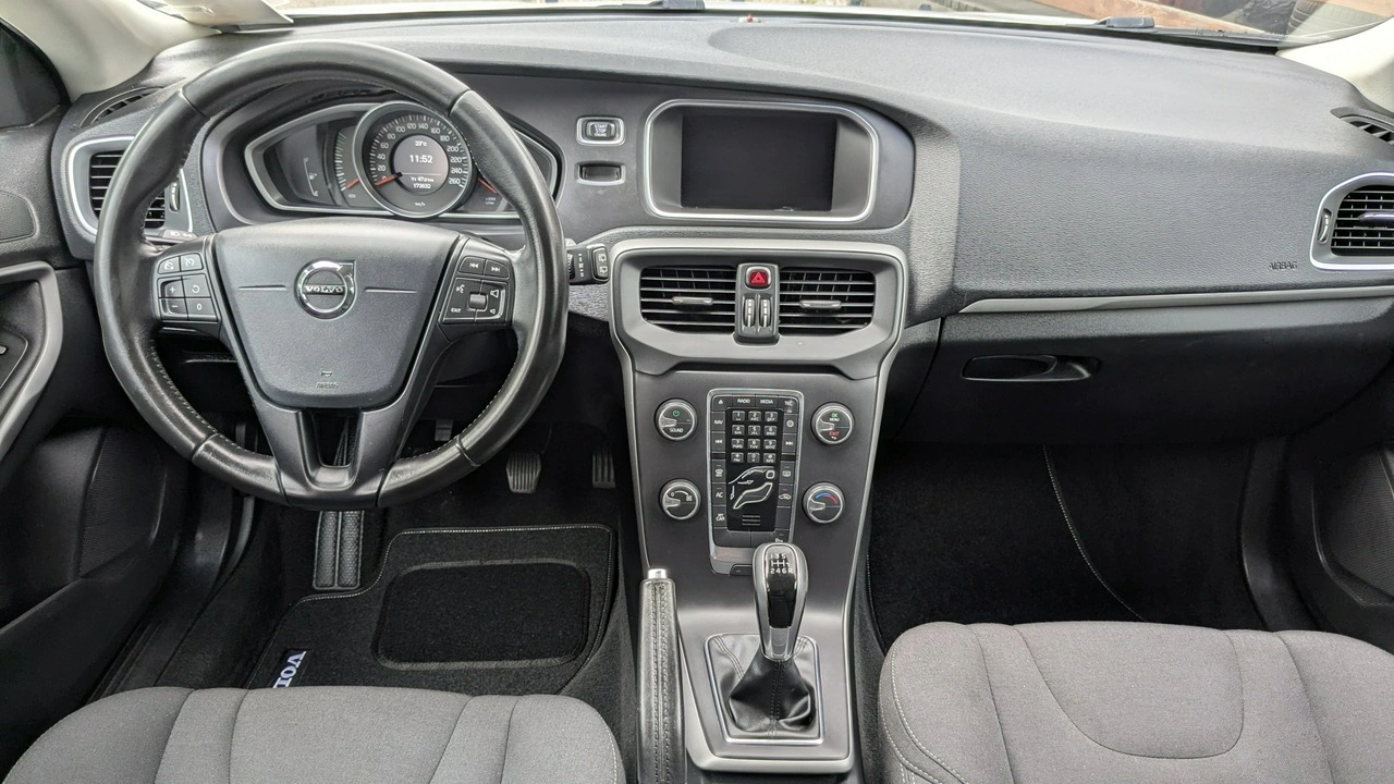 Volvo V40 - Zdjęcie 24