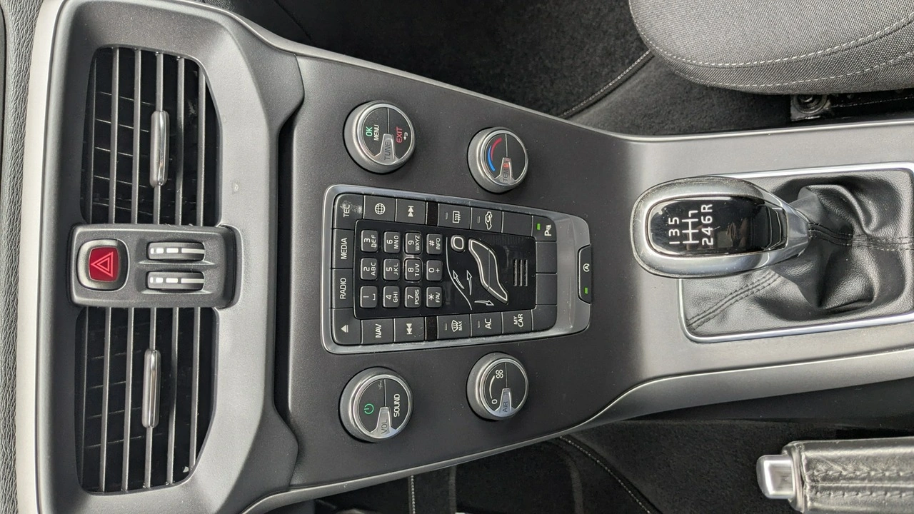 Volvo V40 - Zdjęcie 27