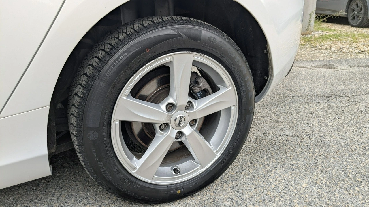 Volvo V40 - Zdjęcie 35