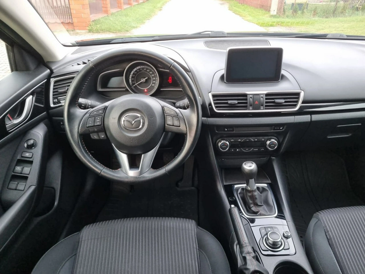 Mazda 3 - Zdjęcie 8