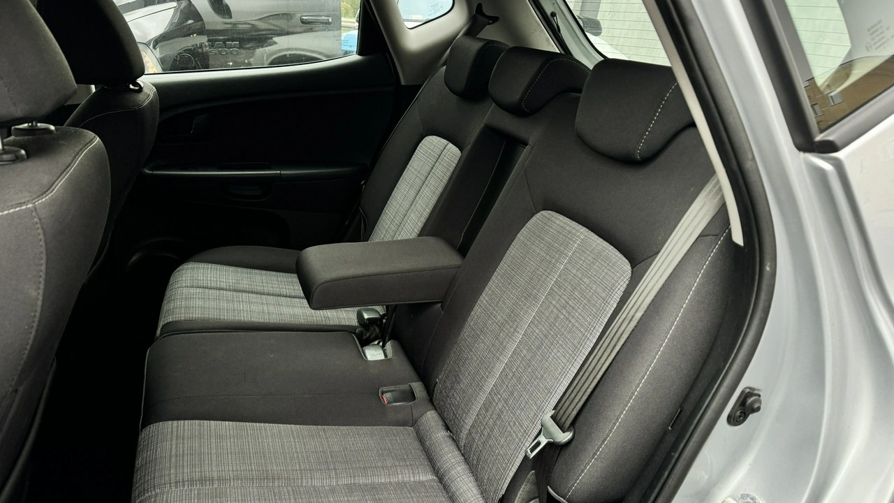 Kia Venga - Zdjęcie 28