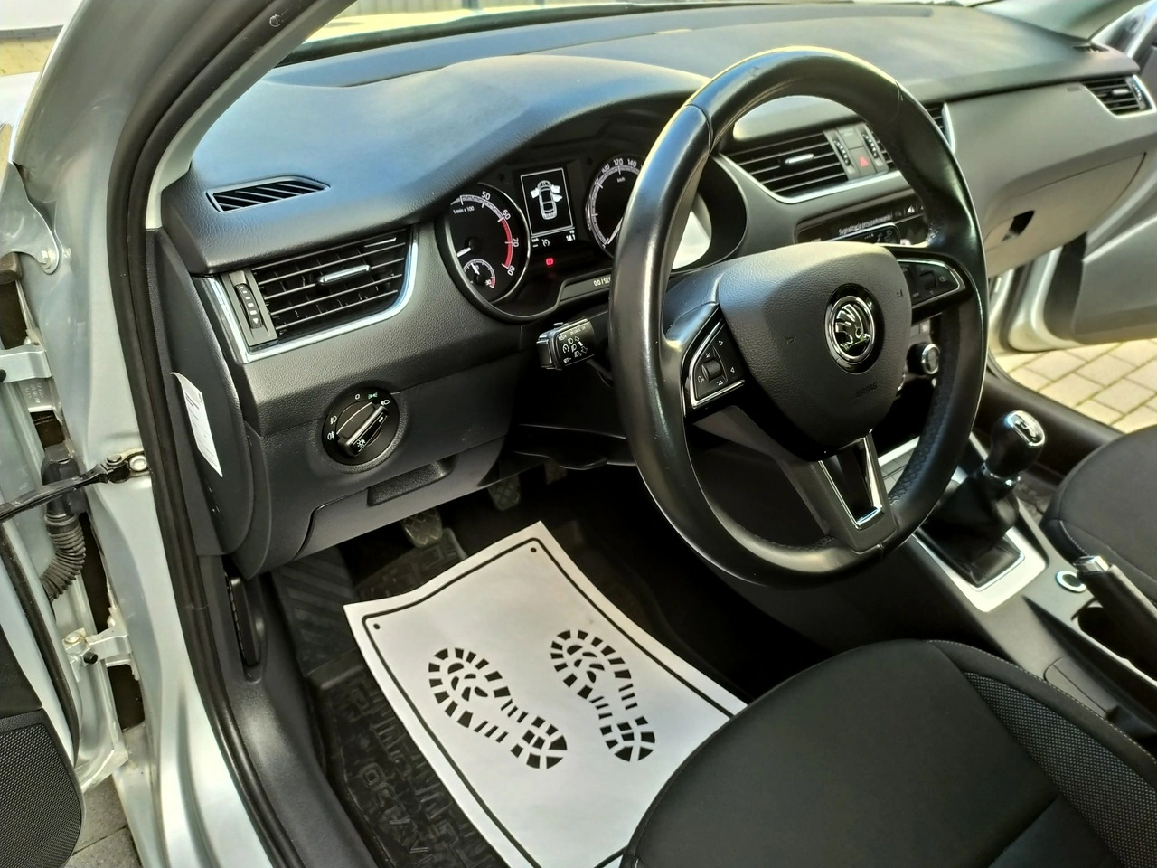 Skoda Octavia - Zdjęcie 13