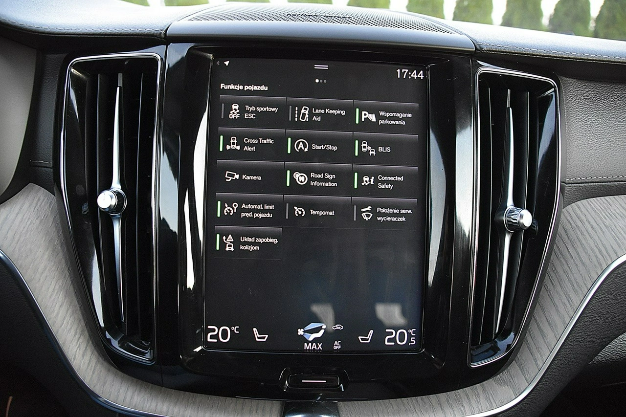 Volvo XC 60 - Zdjęcie 9
