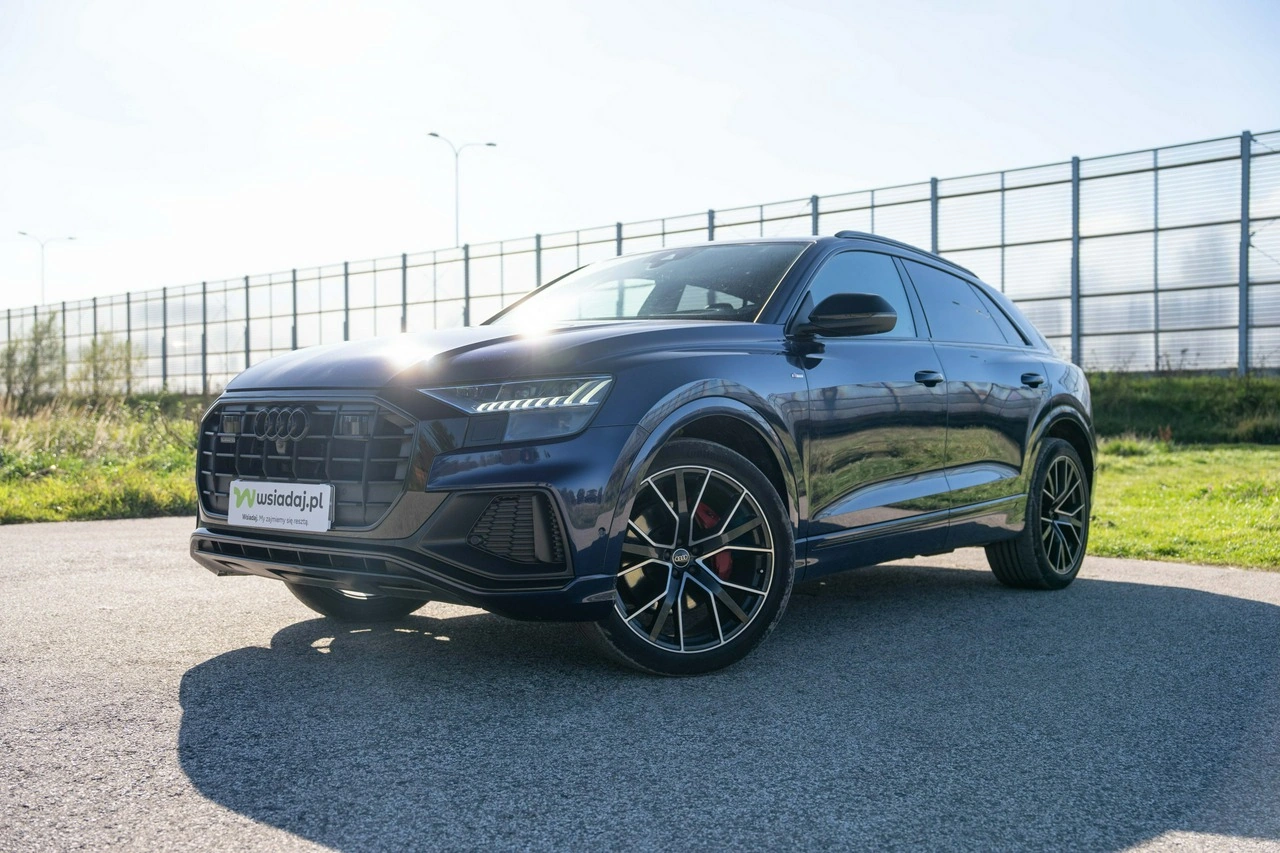 Audi Q8 - Główne zdjęcie