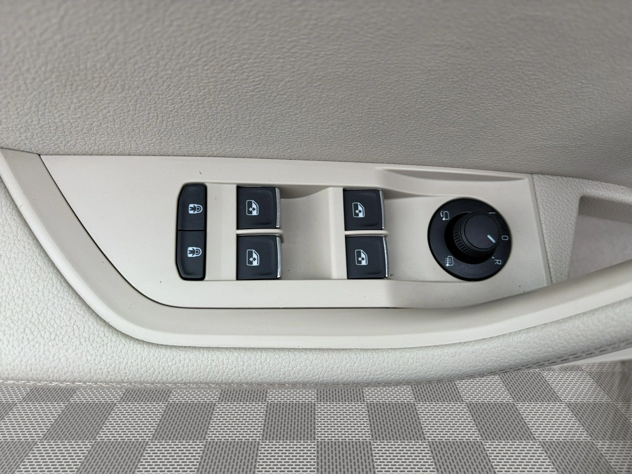 Skoda Superb - Zdjęcie 10