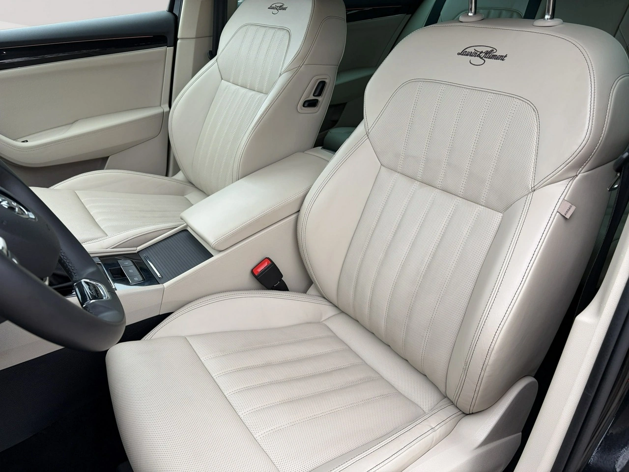 Skoda Superb - Zdjęcie 11