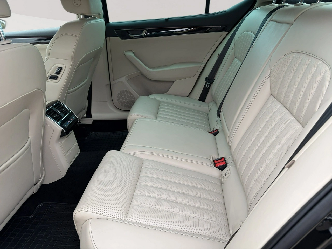 Skoda Superb - Zdjęcie 25