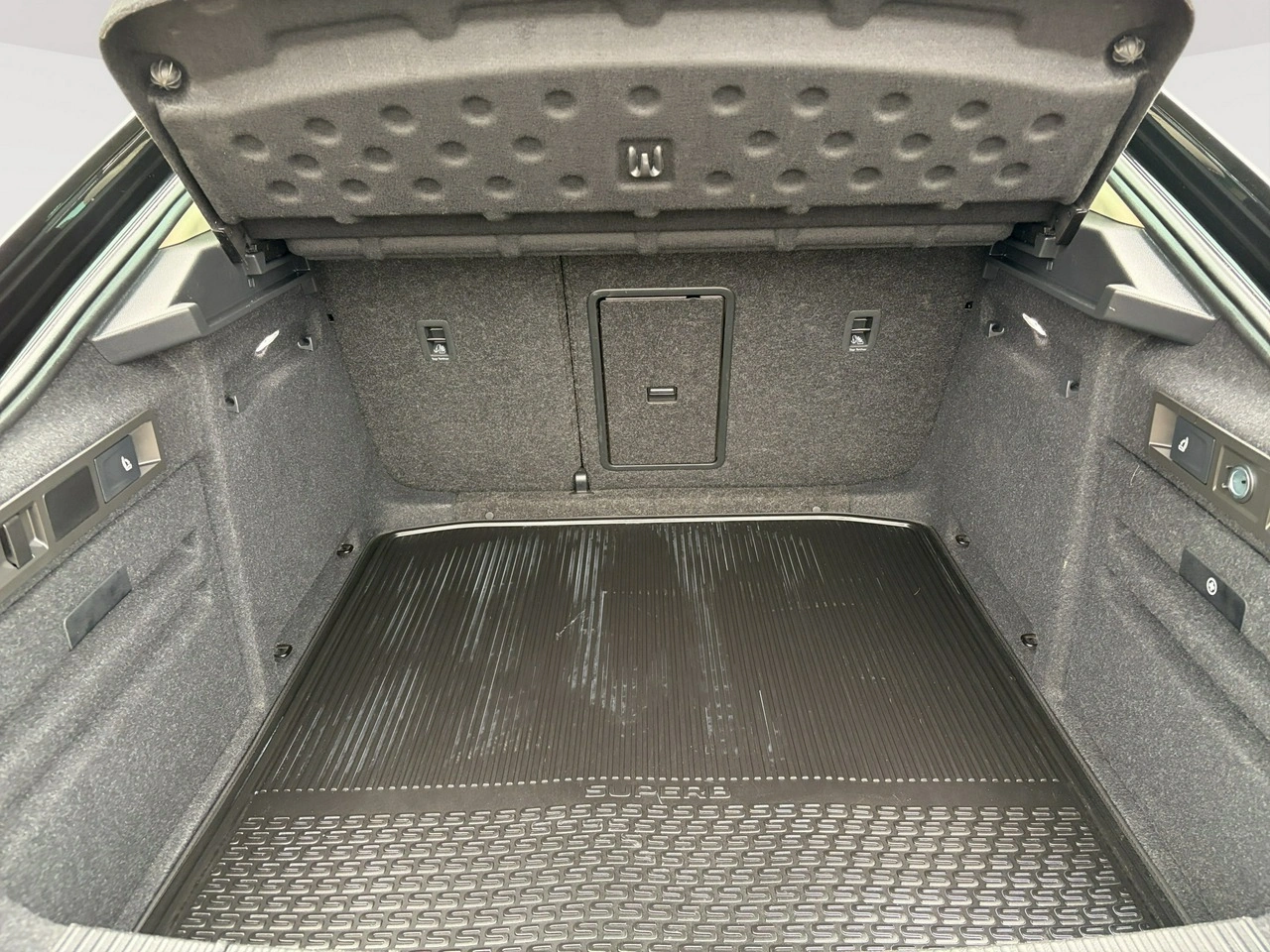 Skoda Superb - Zdjęcie 28