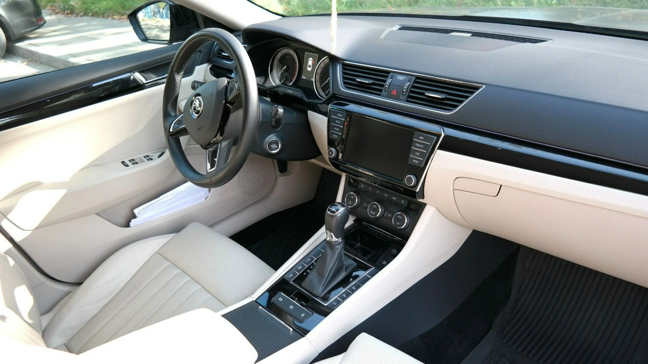 Skoda Superb - Zdjęcie 14