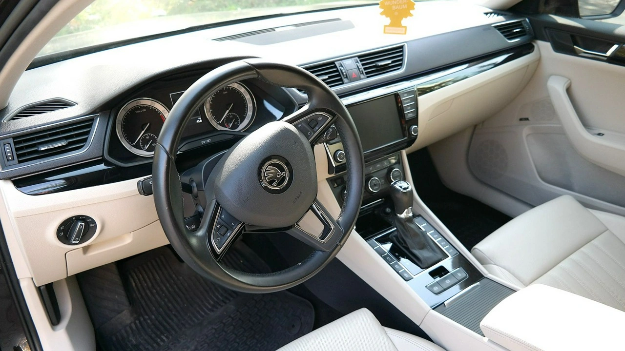 Skoda Superb - Zdjęcie 15