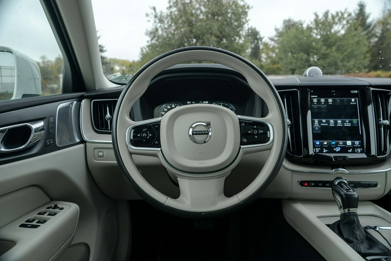 Volvo XC 60 - Zdjęcie 17