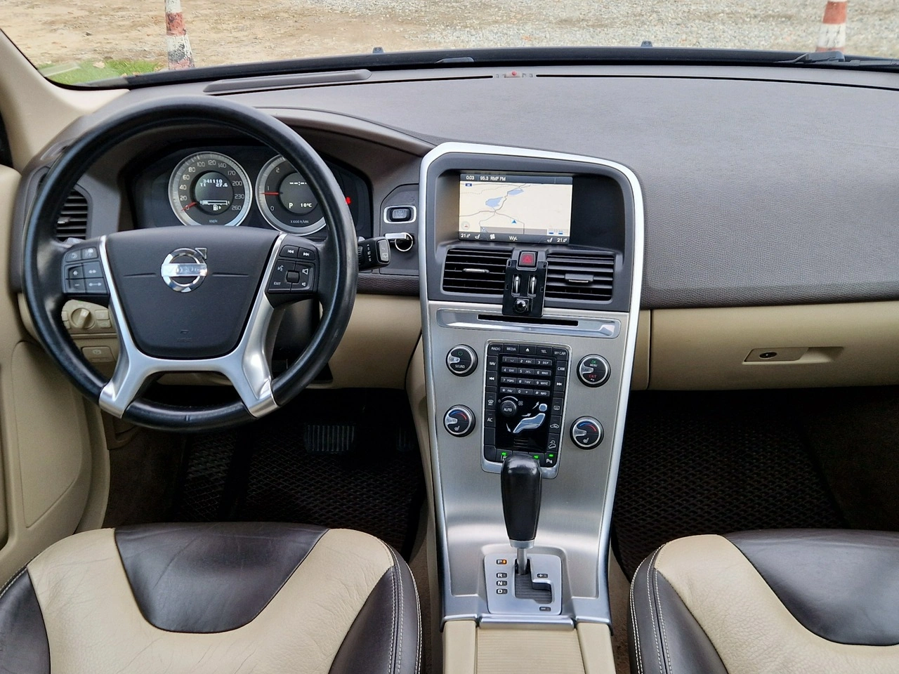 Volvo XC 60 - Zdjęcie 25