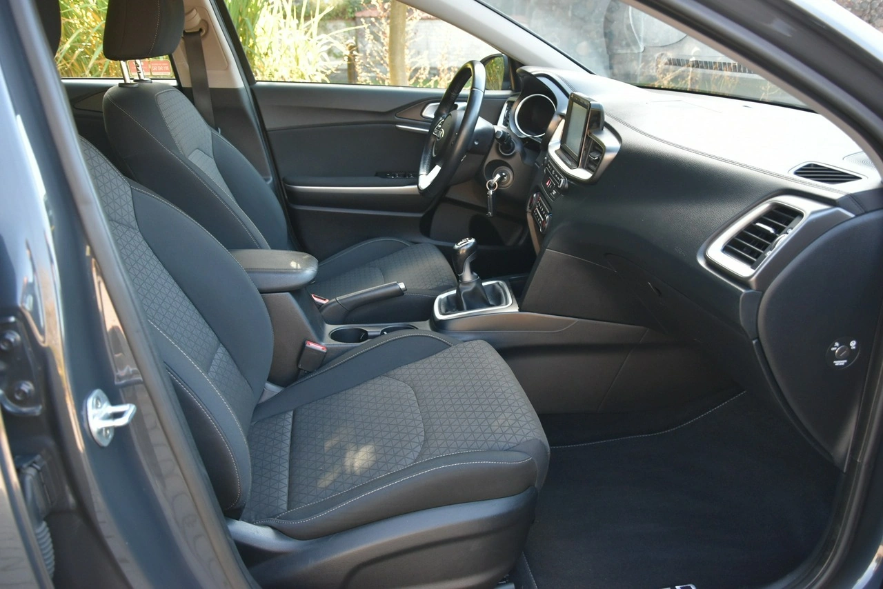 Kia Ceed - Zdjęcie 10