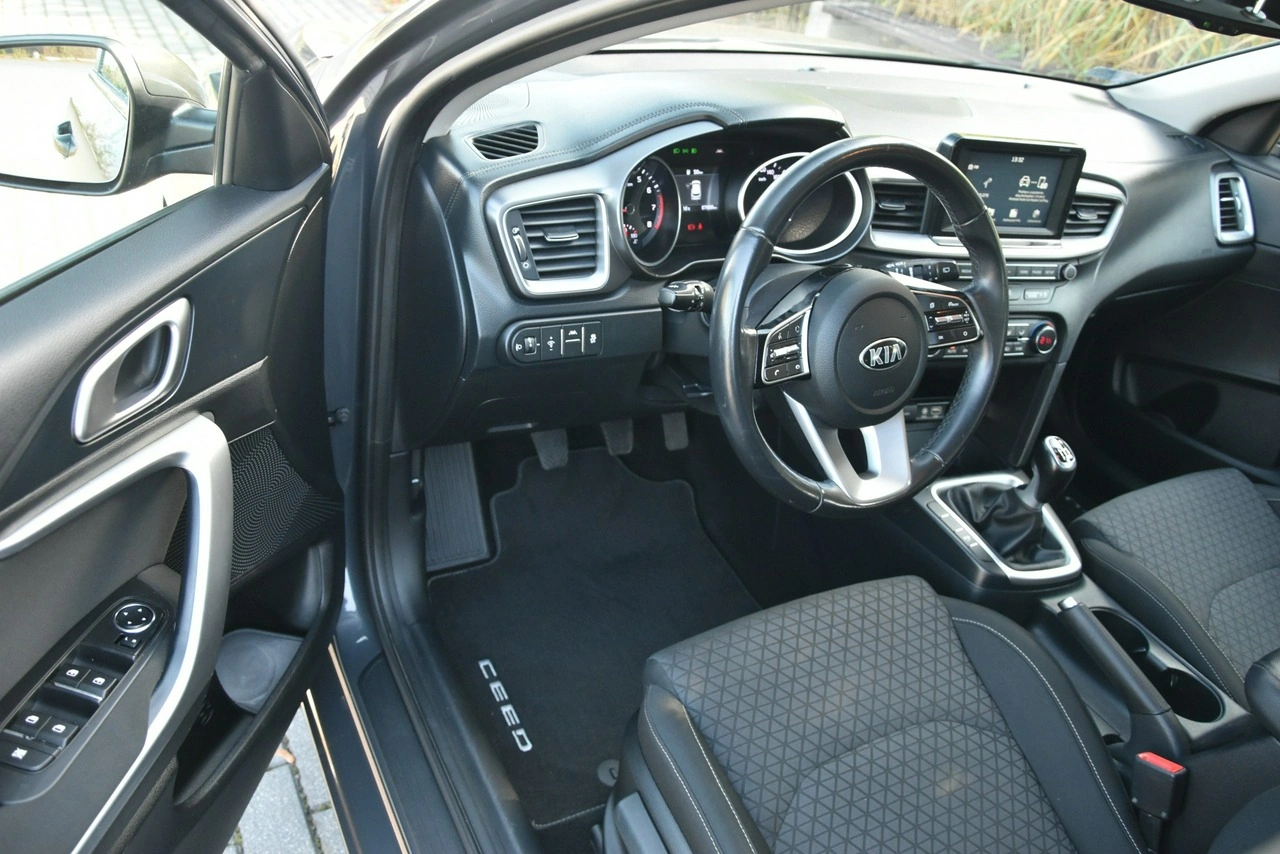 Kia Ceed - Zdjęcie 13