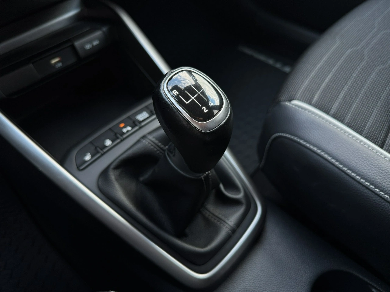 Kia Stonic - Zdjęcie 22