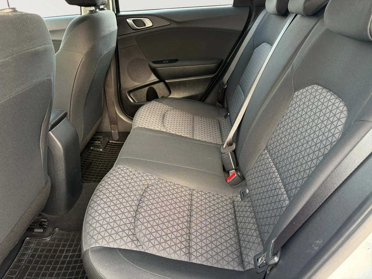 Kia Ceed - Zdjęcie 17