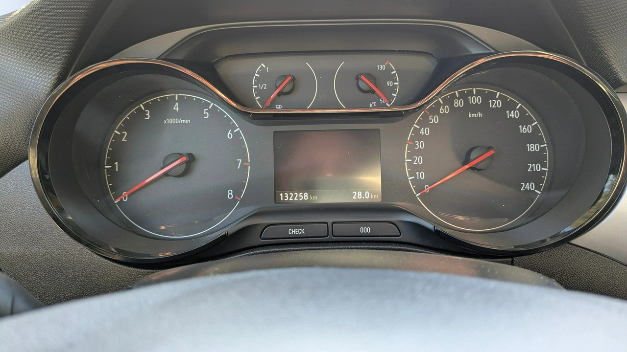 Opel Crossland X - Zdjęcie 19