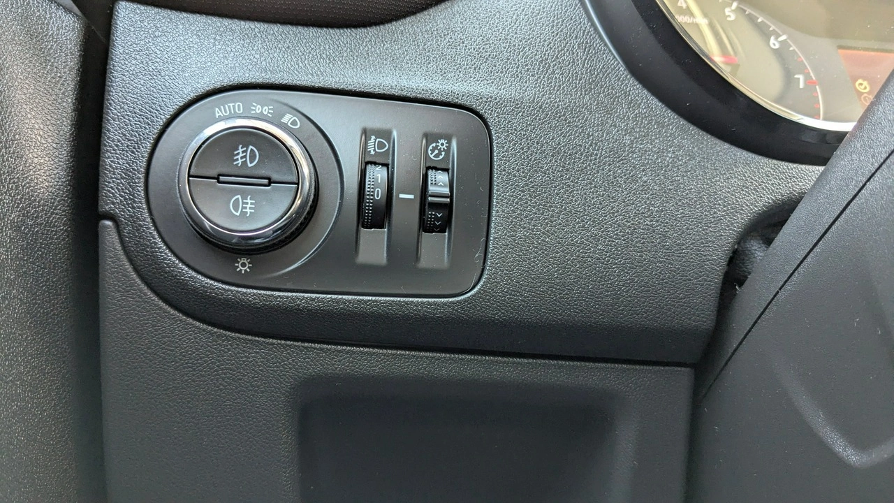 Opel Crossland X - Zdjęcie 29