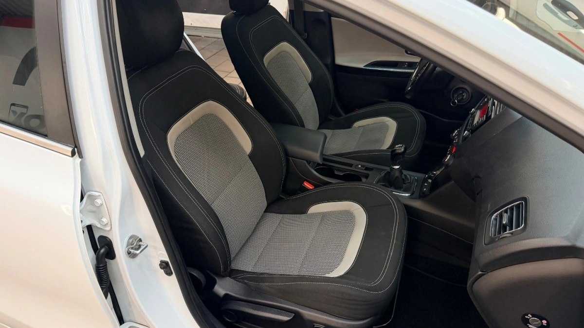 Kia Ceed - Zdjęcie 38
