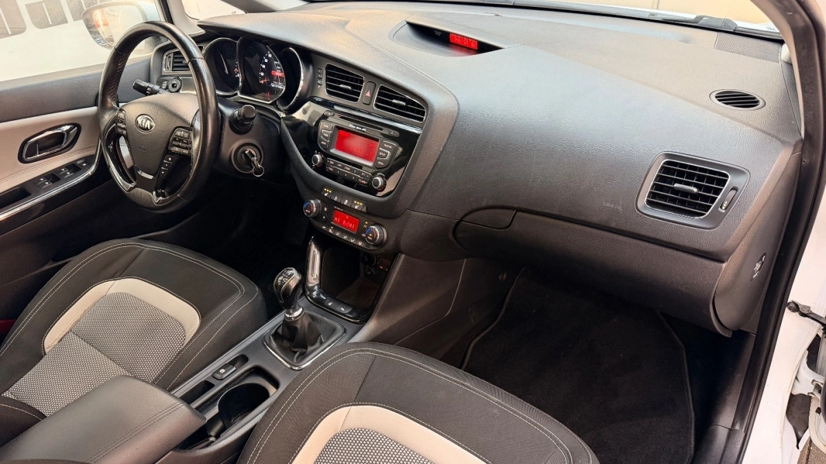 Kia Ceed - Zdjęcie 39