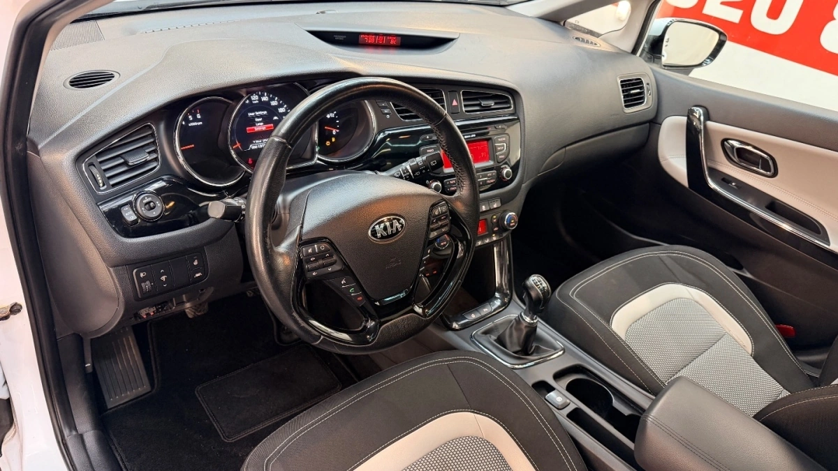 Kia Ceed - Zdjęcie 22