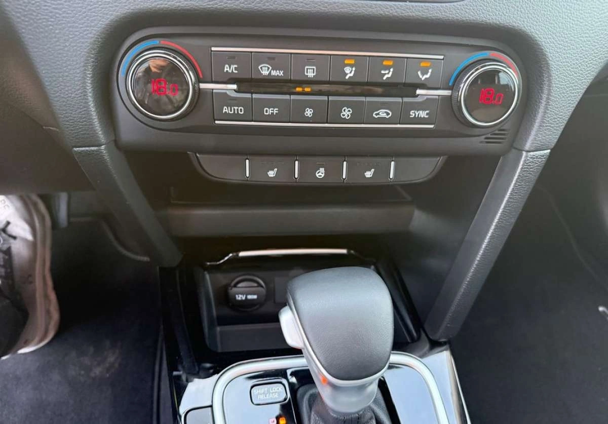 Kia Ceed - Zdjęcie 9