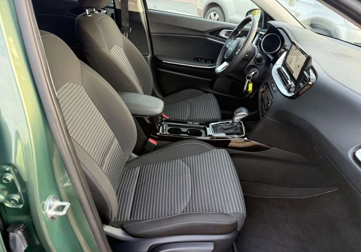 Kia Ceed - Zdjęcie 31