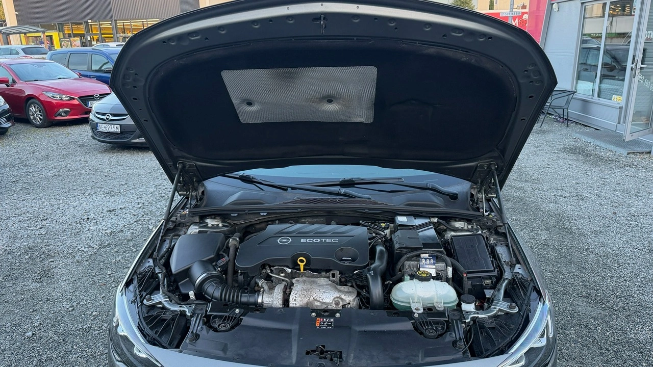 Opel Insignia Sports Tourer - Zdjęcie 13