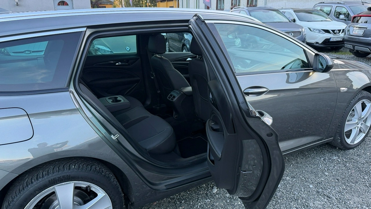 Opel Insignia Sports Tourer - Zdjęcie 16