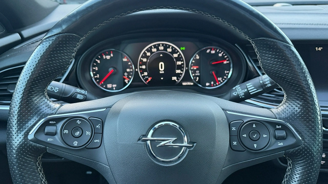 Opel Insignia Sports Tourer - Zdjęcie 24