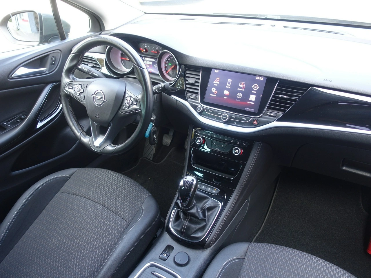 Opel Astra - Zdjęcie 11