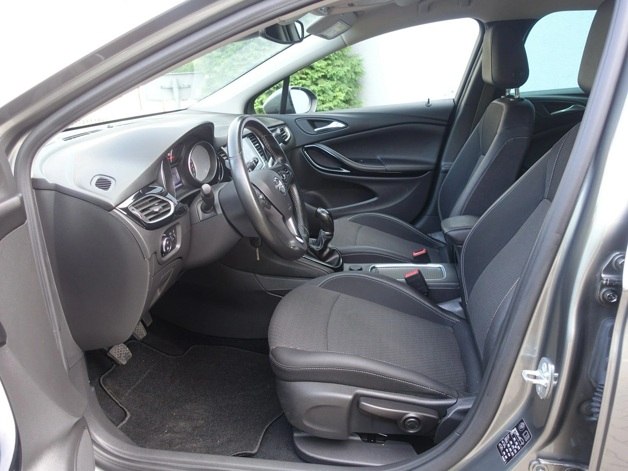 Opel Astra - Zdjęcie 8