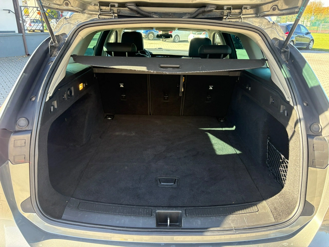 Opel Insignia Sports Tourer - Zdjęcie 10