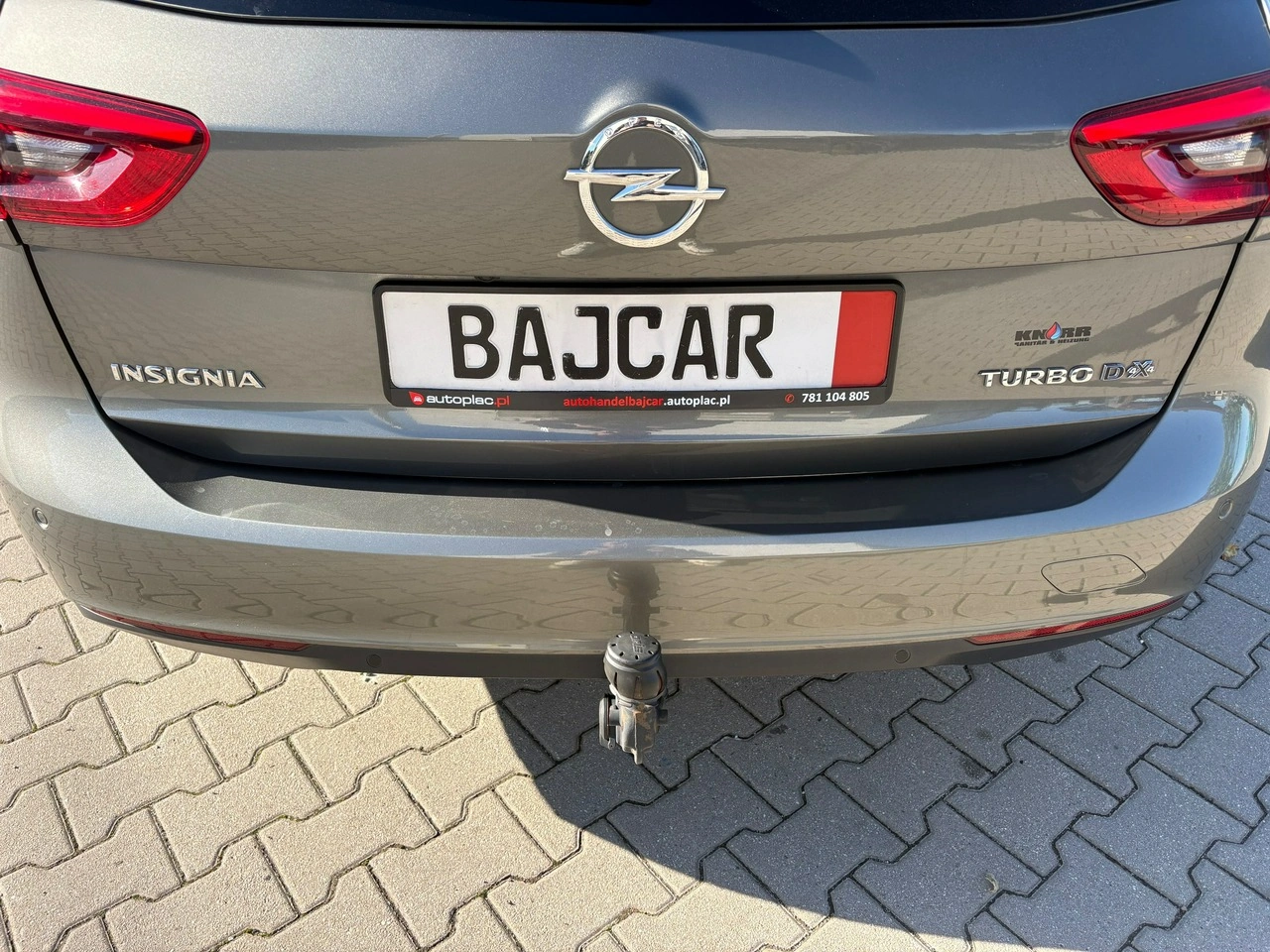 Opel Insignia Sports Tourer - Zdjęcie 11