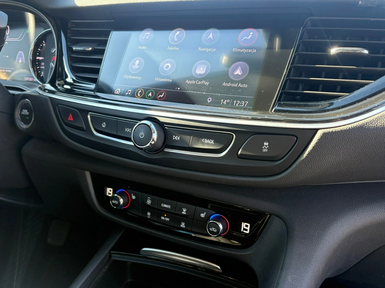 Opel Insignia Sports Tourer - Zdjęcie 15