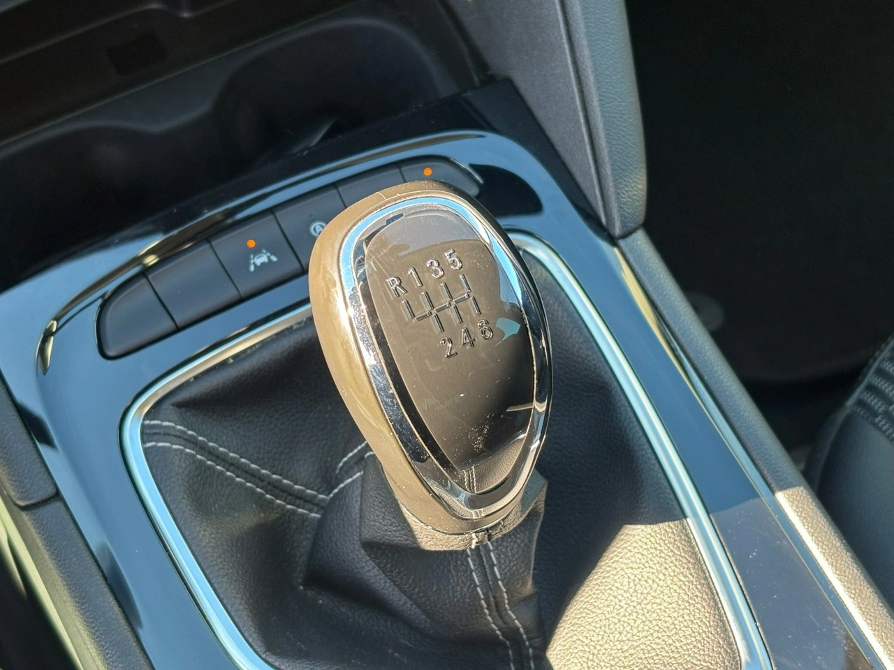 Opel Insignia Sports Tourer - Zdjęcie 25