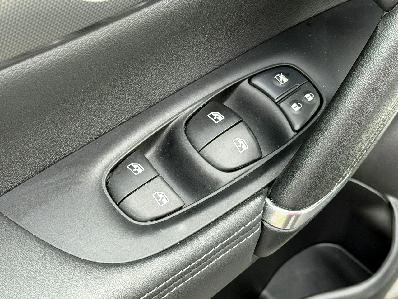 Nissan Qashqai - Zdjęcie 16