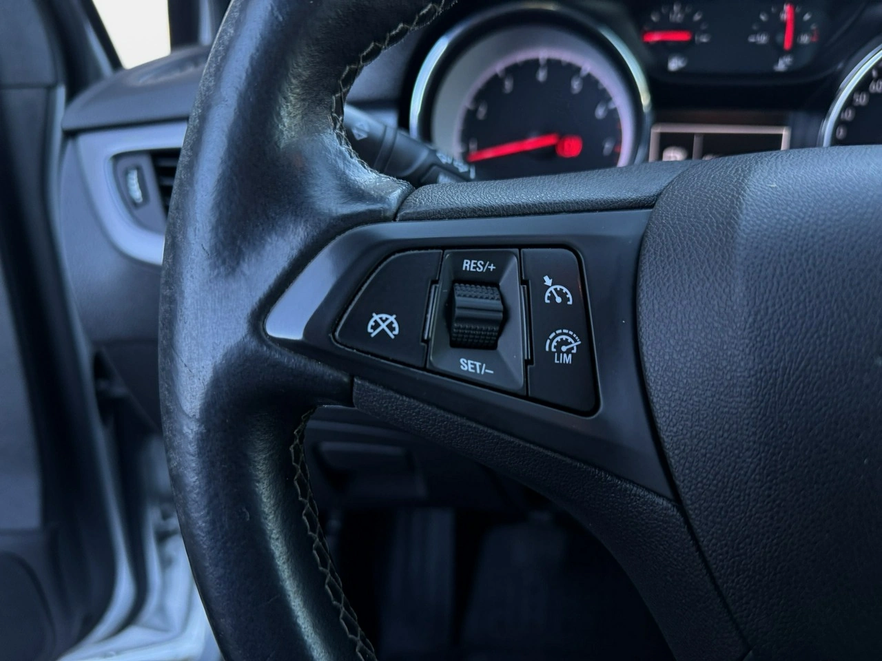 Opel Astra - Zdjęcie 12
