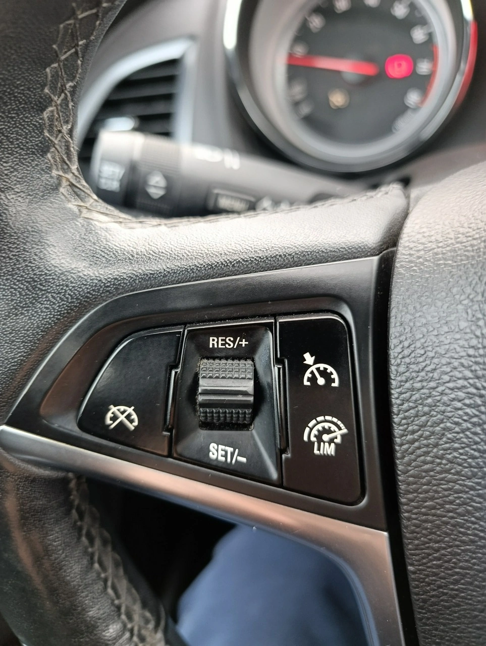 Opel Astra - Zdjęcie 14