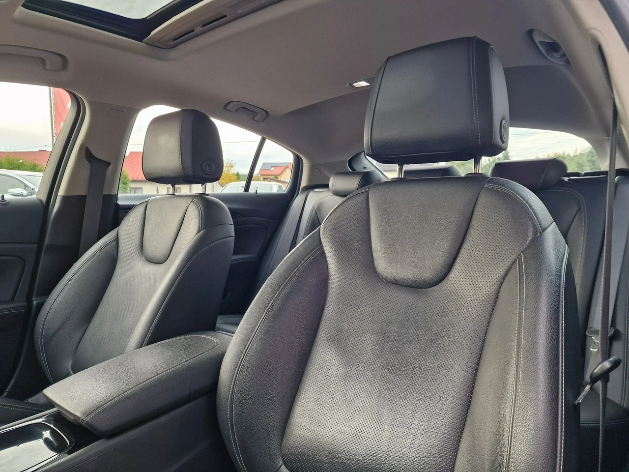 Opel Insignia Grand Sport - Zdjęcie 19