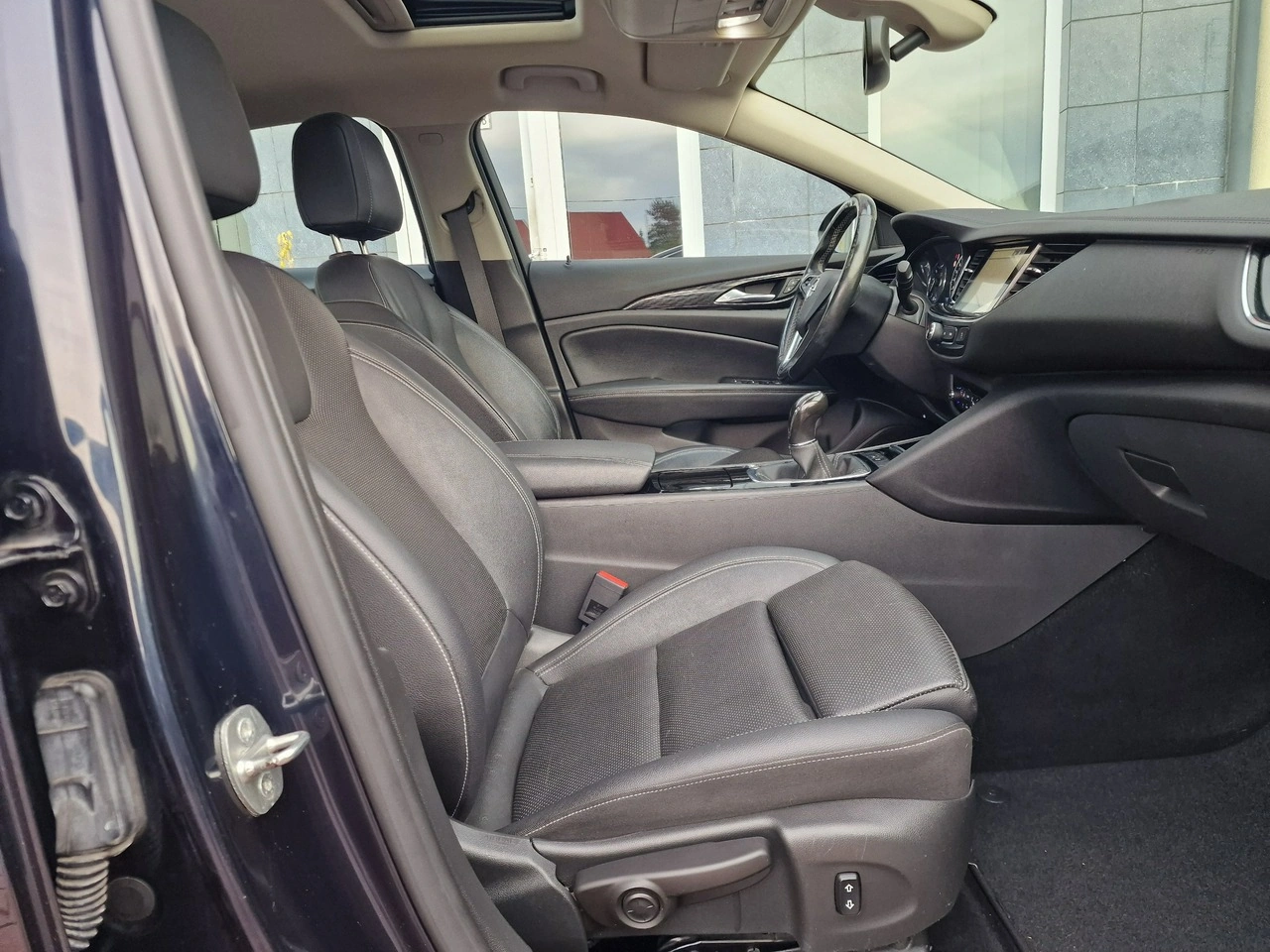 Opel Insignia Grand Sport - Zdjęcie 24