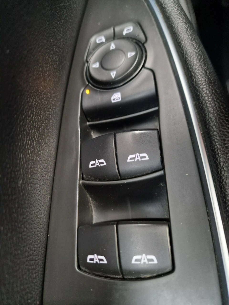 Opel Insignia Grand Sport - Zdjęcie 32