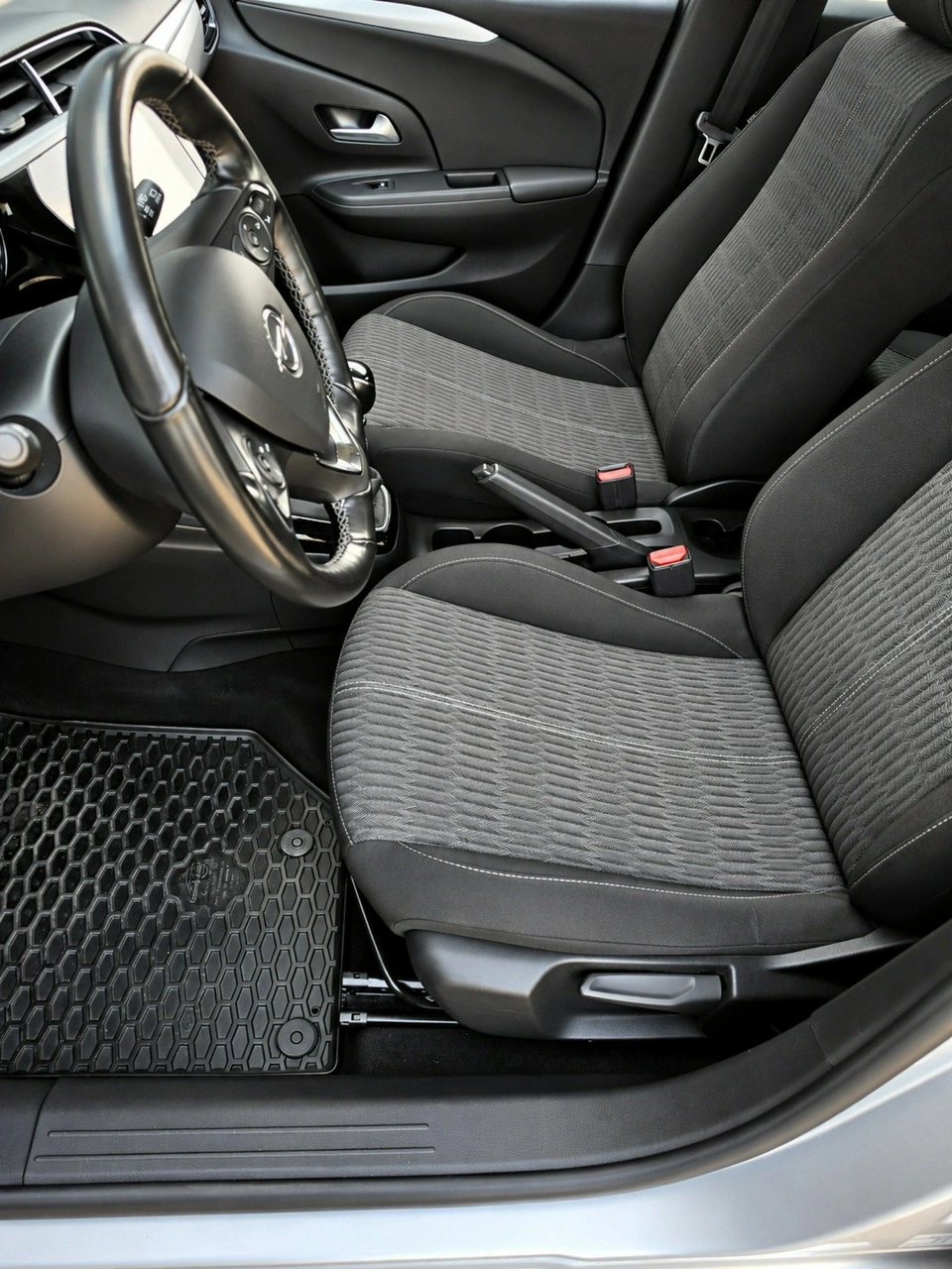 Opel Corsa - Zdjęcie 9