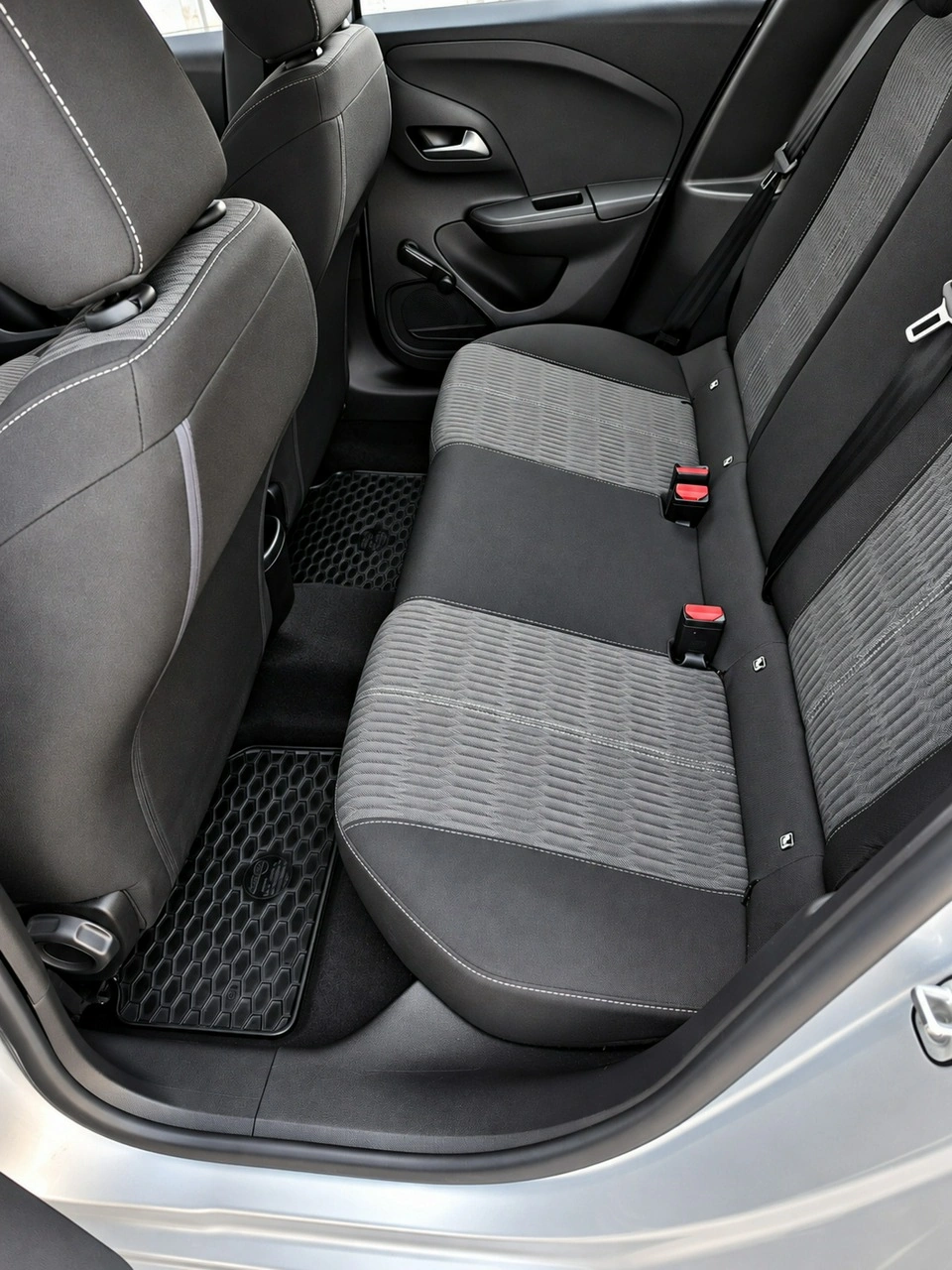 Opel Corsa - Zdjęcie 10