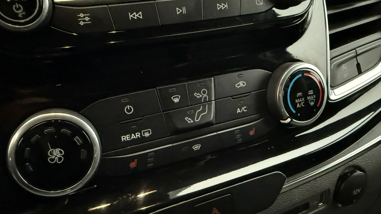 Ford Tourneo Custom - Zdjęcie 13